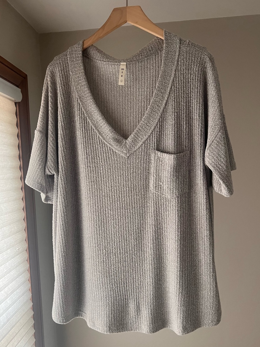 mts Heather Gray V-Neck Ribbed Short Sleeve Top